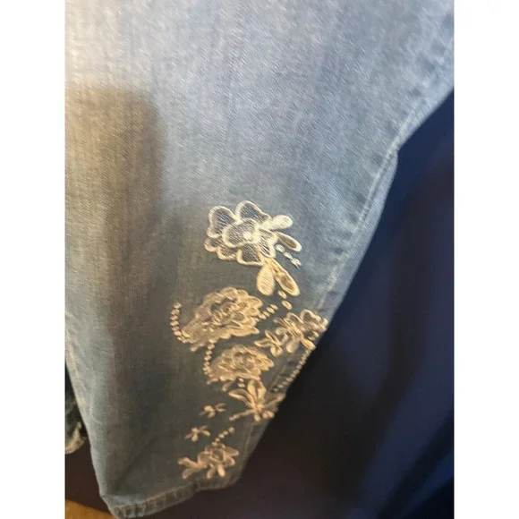 Sandpiper Floral Embroidered Skinny Jeans Light Wash Plus Size 22W Denim Pants - Picture 5 of 5